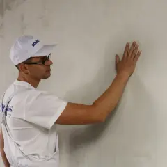 Ile schnie tynk gipsowy? Sekrety szybkiego i trwałego schnięcia