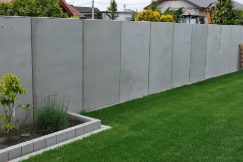Płot 2,2 m bez zgłoszenia? Sprawdź przepisy i uniknij samowoli!