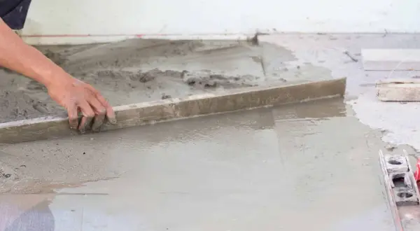 Wylewka na gruncie: Jaki beton wybrać? Klasy, zbrojenie, błędy